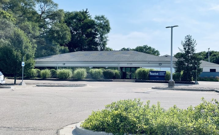 Pictures of Industrial, Office, Retail property located at 1725 S Park Street, Kalamazoo, MI 49001 for sales - image #1