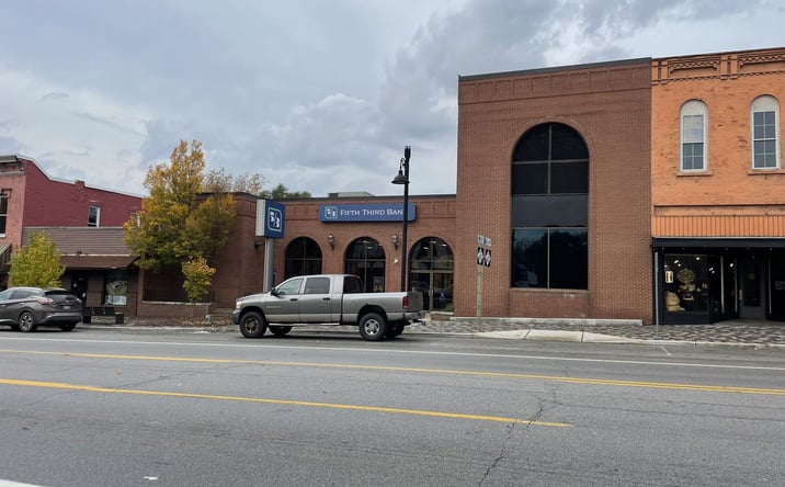 Pictures of Retail, Office property located at 116 S Broadway Street, Cassopolis, MI 49031 for sales - image #1