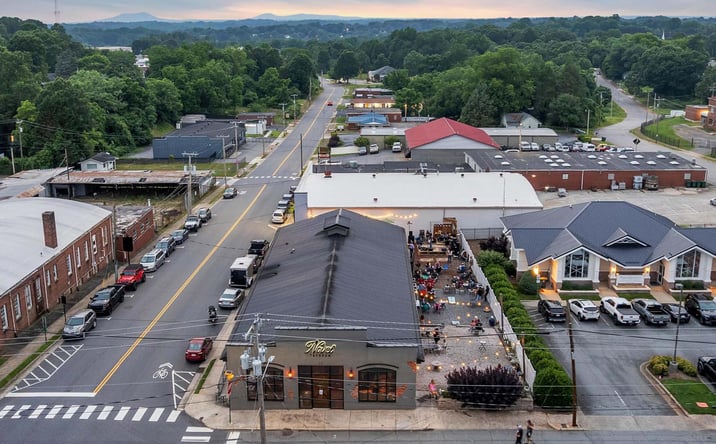 Pictures of Retail property located at 12 N Ashe Avenue, Newton, NC 28658 for sales - image #1