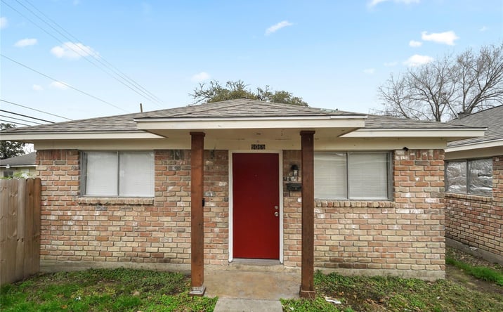 Pictures of Multifamily property located at 904 Ellena Rd #16, Houston, TX 77076 for sales - image #1