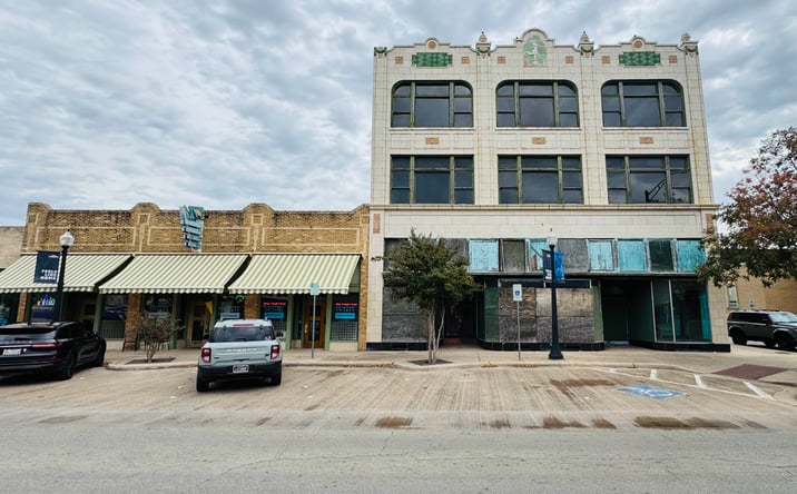 Pictures of Retail, Multifamily, Office, Hospitality, Mixed Use property located at 516 Center Ave, Brownwood, TX 76801 for sales - image #1