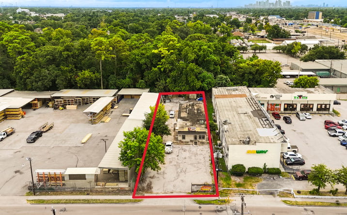 Pictures of Retail property located at 3050 Tidwell Rd, Houston, TX 77093 for sales - image #1