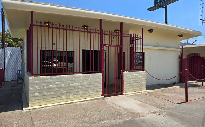 Pictures of Hospitality, Mixed Use, Office, Retail property located at 1448 N Blackstone Ave, Fresno, CA 93703 for sales - image #1