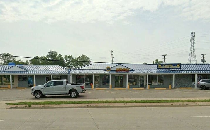 Pictures of Retail property located at 934-954 N Pontiac Trail, Walled Lake, MI 48390 for sales - image #1