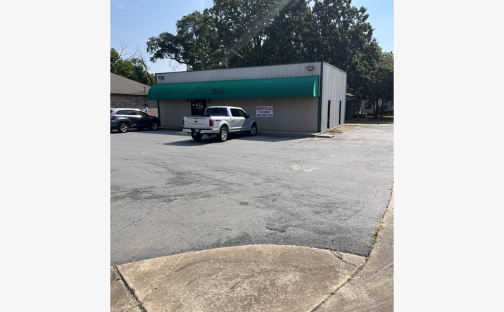 Pictures of Mixed Use, Office, Retail property located at 3700 Camp Robinson Rd, North Little Rock, AR 72118 for sales - image #1