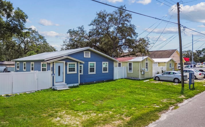 Pictures of Multifamily property located at 8413 N Hamner Ave, Tampa, FL 33604 for sales - image #1