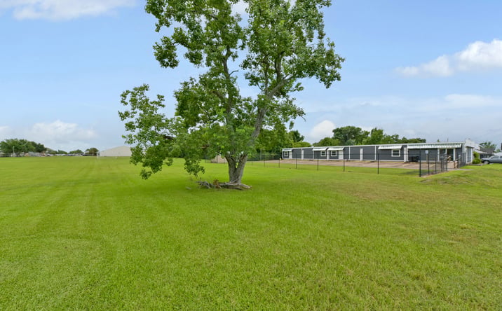 Pictures of Retail, Office property located at 2206 N Gordon St, Alvin, TX 77511 for sales - image #1
