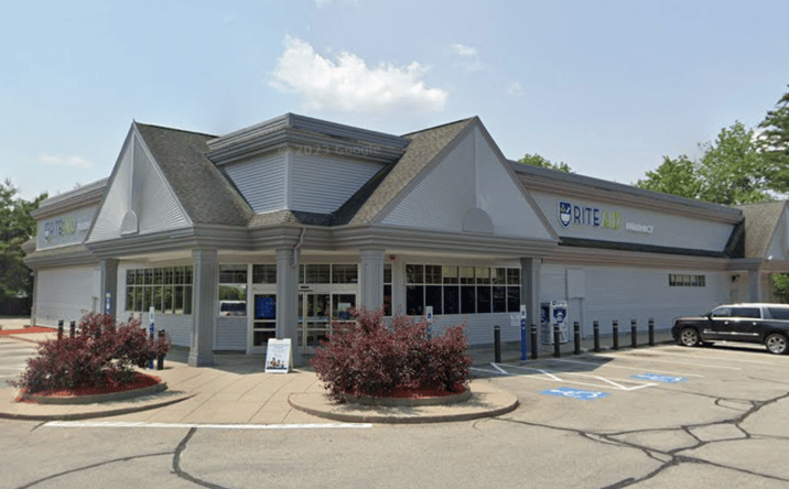 Pictures of Office, Retail property located at 341 High St, Somersworth, NH 03878 for sales - image #1