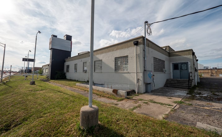 Pictures of Retail, Industrial property located at 3440 W Broad St, Columbus, OH 43204 for sales - image #1