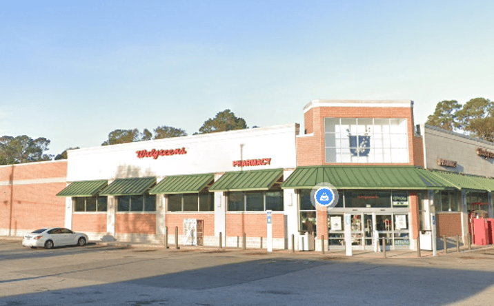Pictures of Retail property located at 613 Northside Dr E, Statesboro, GA 30458 for sales - image #1