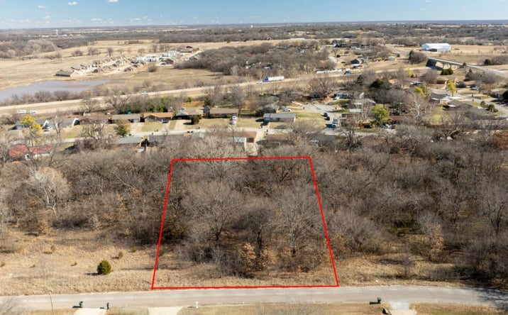 Pictures of Land property located at 826 S Dogwood Drive, Pauls Valley, OK 73075 for sales - image #1