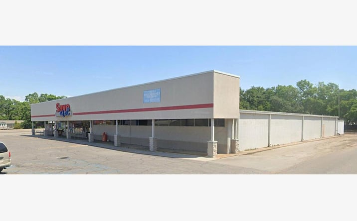 Pictures of Retail property located at 1225 pass road, Gulfport, MS 39501 for sales - image #1