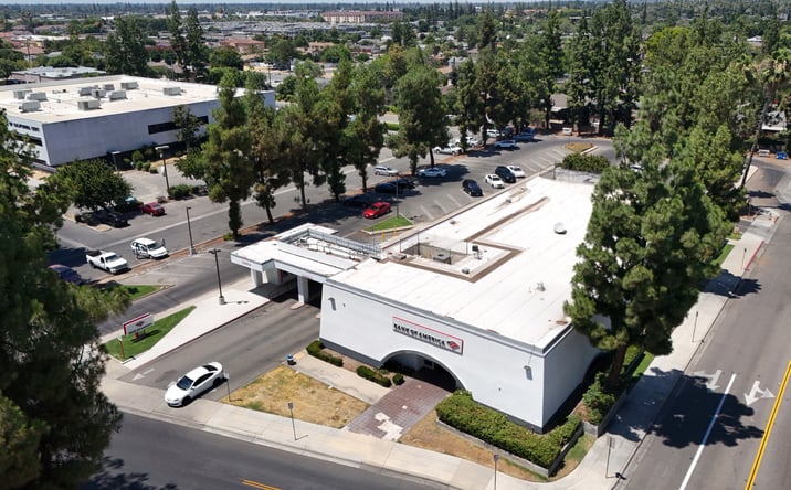 Pictures of Retail property located at 590 E Shaw Ave, Fresno, CA 93710 for sales - image #1