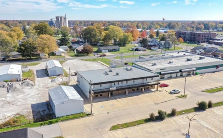 Pictures of Mixed Use property located at 201 McCausland St, Carlinville, IL 62626 for sales - image #1