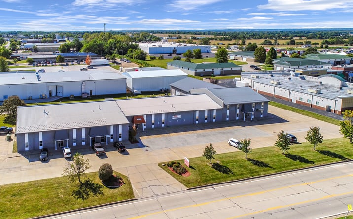 Pictures of Industrial, Retail, Office property located at 2200 W TOWNLINE Road, Peoria, IL 61615 for sales - image #1