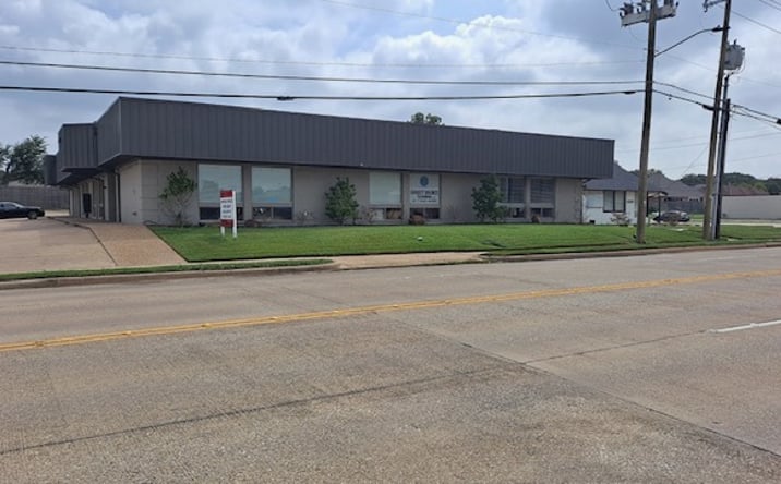 Pictures of Retail, Office property located at 3216 W Park Row Dr, Pantego, TX 76013 for sales - image #1