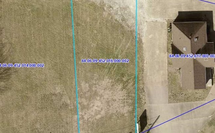Pictures of Land property located at 212 Maple Avenue, Terre Haute, IN 47804 for sales - image #1