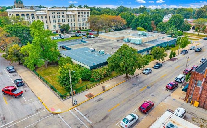 Pictures of Industrial, Self Storage, Retail, Office property located at 40 E SIMMONS Street, Galesburg, IL 61401 for sales - image #1