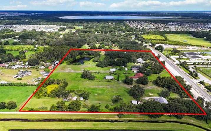 image of property at 4121 BOGGY CREEK RD Kissimmee FL 34744-9105