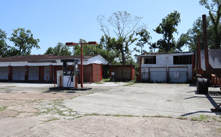 Pictures of Mixed Use, Office, Retail property located at 4920 Kelley Street, Houston, TX 77026 for sales - image #1