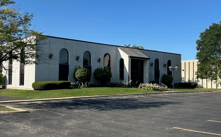 Pictures of Office property located at 5 E College Dr, Arlington Heights, IL 60004 for sales - image #1