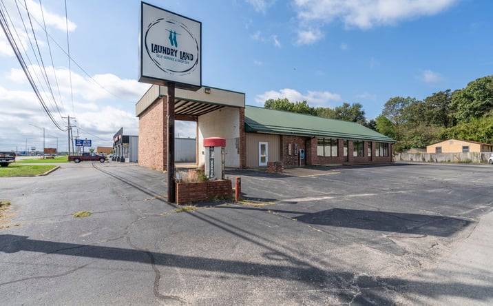 Pictures of Business for Sale, Land, Retail property located at 1711 Porter Wagoner Blvd, West Plains, MO 65775 for sales - image #1