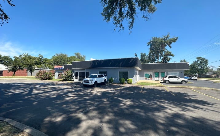Pictures of Office, Retail property located at 5553 S Peoria Ave, Tulsa, OK 74105 for sales - image #1