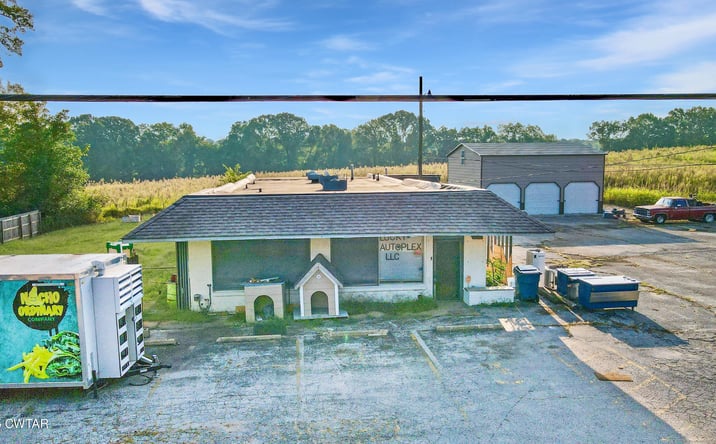 Pictures of Office property located at 1709 S College Street, Trenton, TN 38382 for sales - image #1