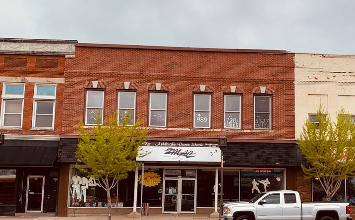 Pictures of Office, Retail property located at 204 W Main St, Owosso, MI 48867 for sales - image #1