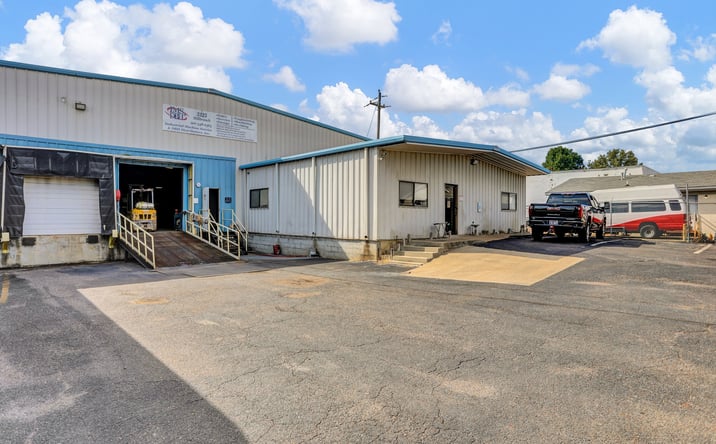image of property at 3355 MILLBRANCH RD Memphis TN 38116