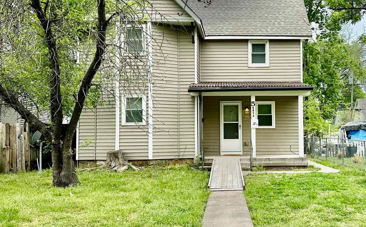 Pictures of Multifamily property located at 511 SW Buchanan ST, Topeka, KS 66606 for sales - image #1