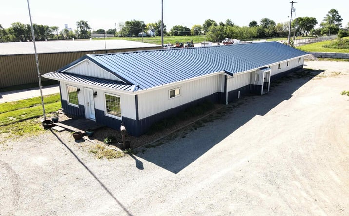 Pictures of Office property located at 1705 Oregon, Hiawatha, KS 66434 for sales - image #1