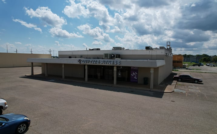 Pictures of Retail property located at 101 N Service Rd, Blytheville, AR 72315 for sales - image #1