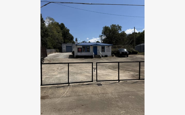 Pictures of Mixed Use, Office, Retail property located at 2509 Lafeyette Pkwy, Opelika, AL 36801 for sales - image #1
