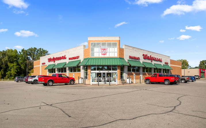 Pictures of Retail property located at 1001 E M 21, Owosso, MI 48867 for sales - image #1