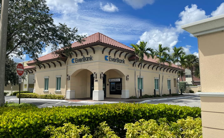 Pictures of Retail property located at 2521 E Commercial Blvd, Fort Lauderdale, FL 33308 for sales - image #1