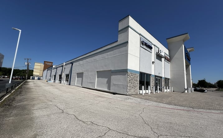 Pictures of Retail, Industrial, Mixed Use property located at 633 NE Loop 820, North Richland Hills, TX 76180 for sales - image #1