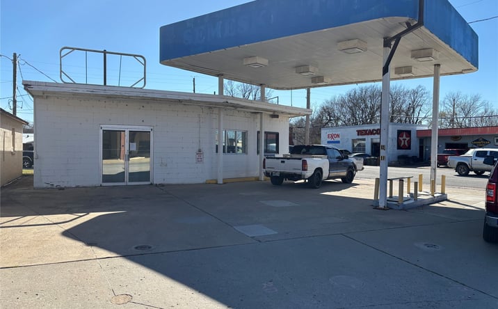 Pictures of Mixed Use property located at 1000 Pennsylvania, Hartshorne, OK 74547 for sales - image #1