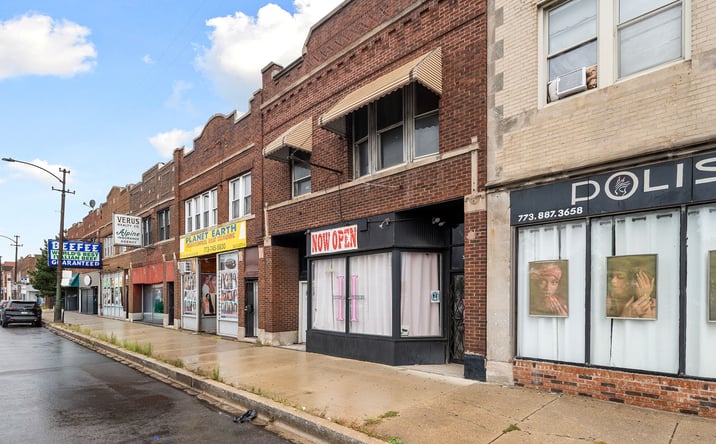 image of property at 5840 W NORTH AVE Chicago IL 60639-4068