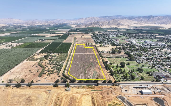 Pictures of Land property located at Naranjo Blvd., Woodlake, CA 93286 for sales - image #1
