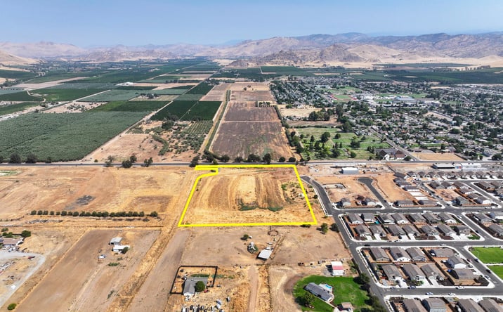 Pictures of Land property located at 709 W. Naranjo Avenue, Woodlake, CA 93286 for sales - image #1