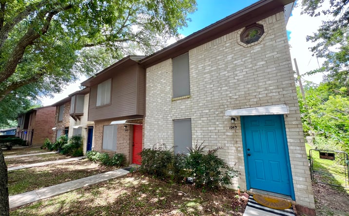 Pictures of Multifamily property located at 1039 N Chenango St, Angleton, TX 77515 for sales - image #1