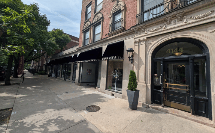 Pictures of Office, Retail property located at 4138 N Sheridan Rd, Chicago, IL 60613 for sales - image #1