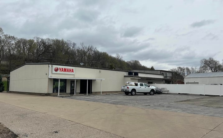 Pictures of Retail, Office, Industrial property located at 1320 36TH Avenue, Moline, IL 61265 for sales - image #1