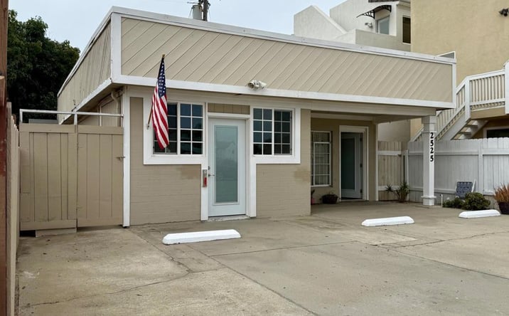 Pictures of Office property located at 2525 Roosevelt Boulevard, Oxnard, CA 93035 for sales - image #1