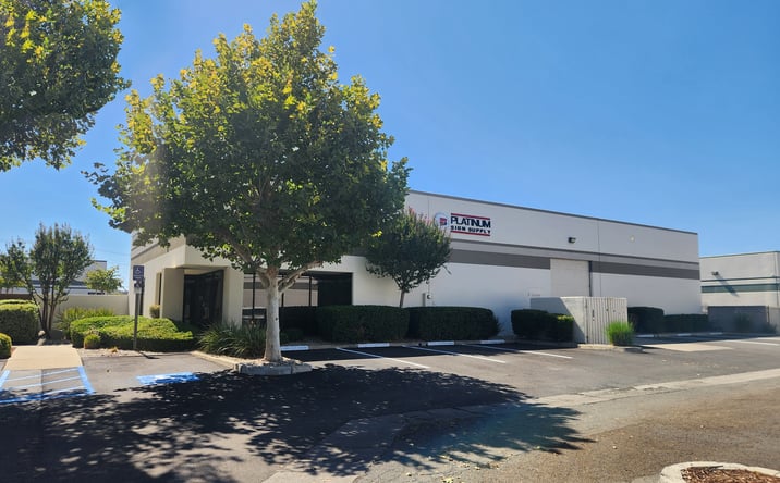 Pictures of Industrial property located at 560 Birch Street Building 4, Lake Elsinore, CA 92530 for sales - image #1