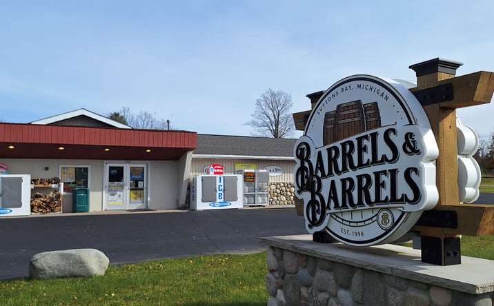 Pictures of Retail property located at 1375 S W Bay Shore Dr, Suttons Bay, MI 49682 for sales - image #1