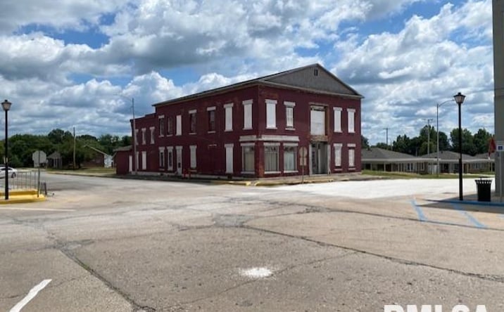 Pictures of Office, Retail property located at 104 S HILL Street, Winchester, IL 62694 for sales - image #1