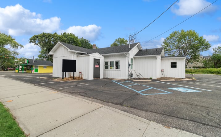 Pictures of Retail property located at 469 Main St, West Sayville, NY 11796 for sales - image #1