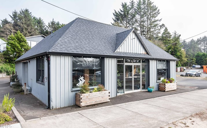 Pictures of Mixed Use property located at 3110 SE Hwy 101, Lincoln City, OR 97367 for sales - image #1